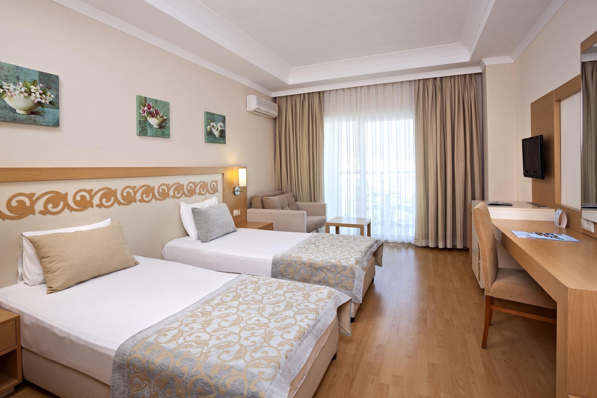 Titan Select Hotel Konakli Bagian luar foto