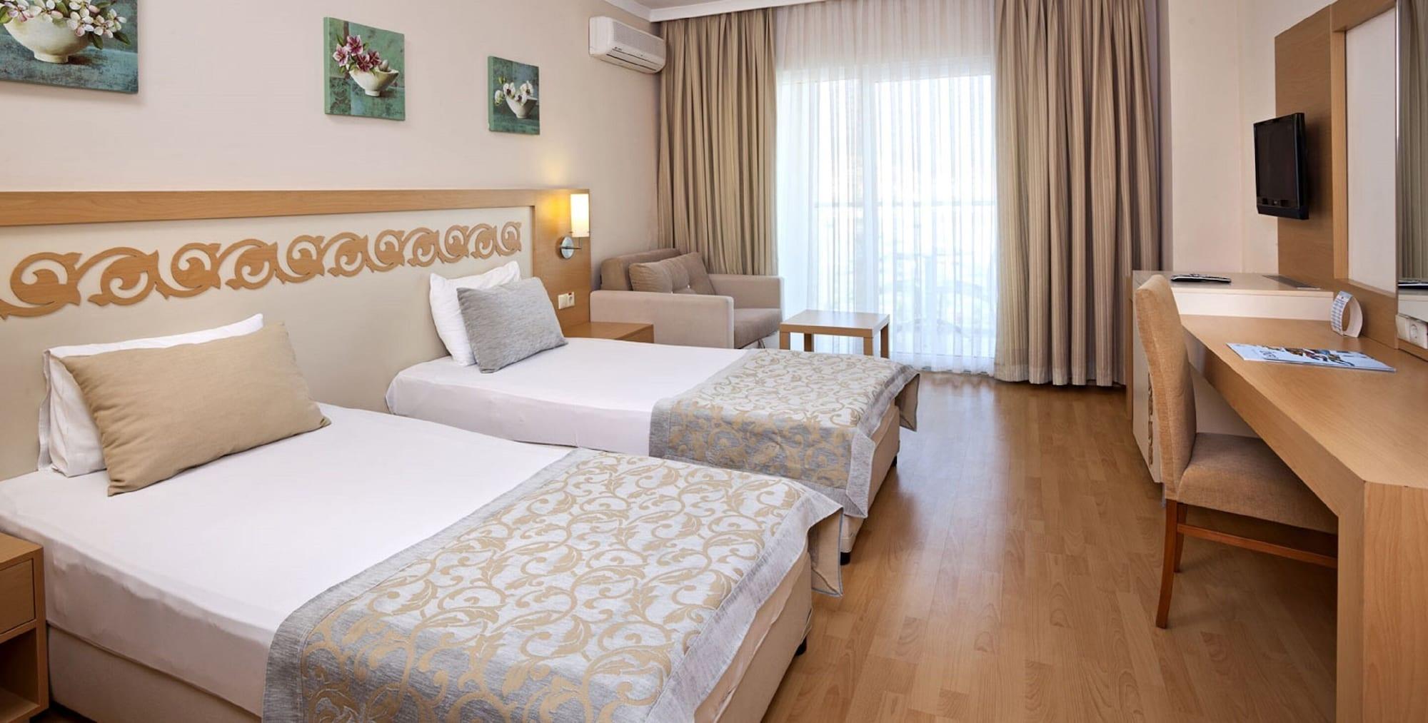 Titan Select Hotel Konakli Bagian luar foto