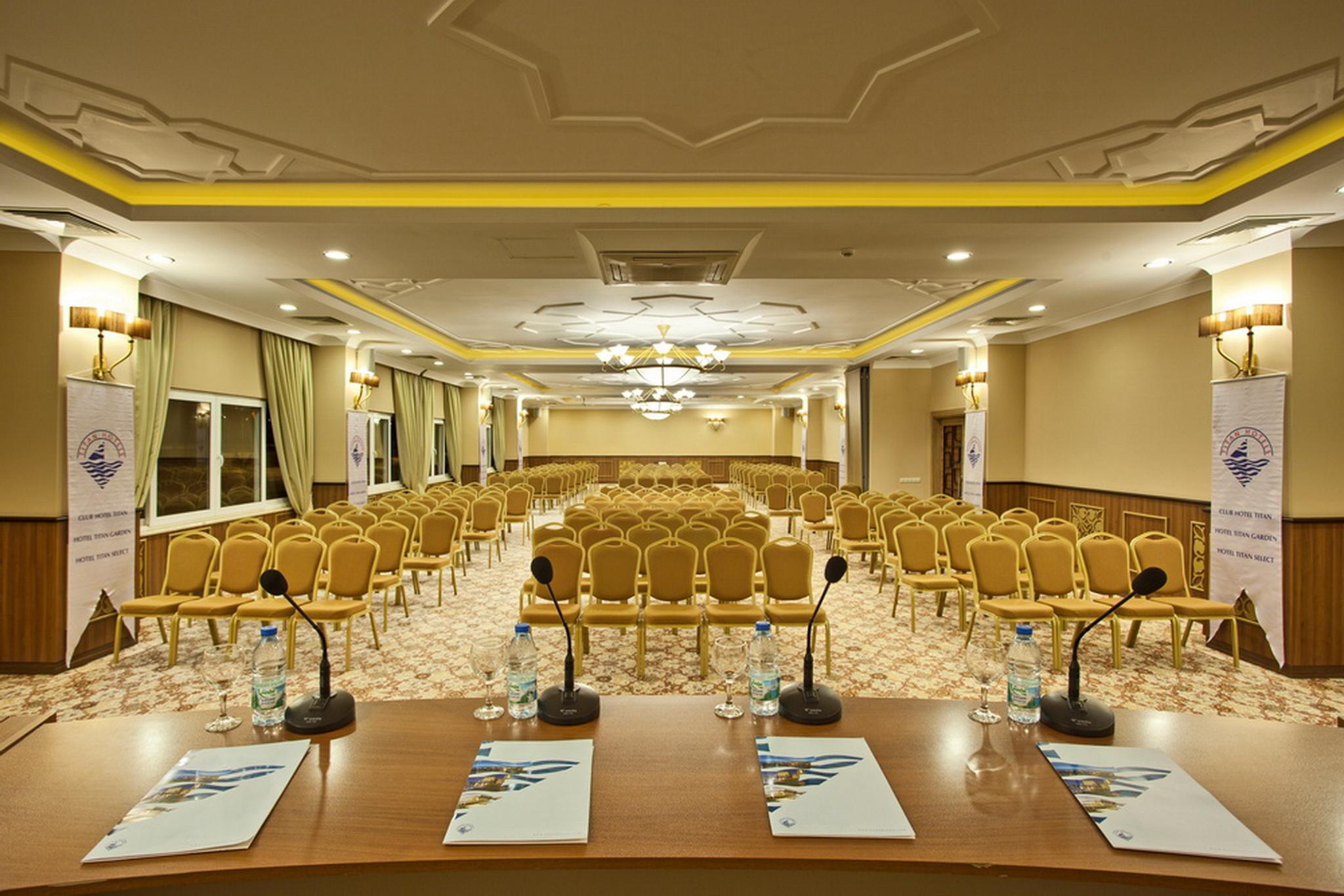 Titan Select Hotel Konakli Bagian luar foto