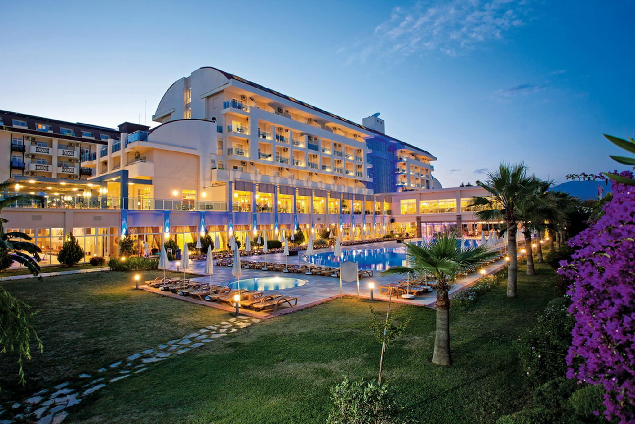 Titan Select Hotel Konakli Bagian luar foto