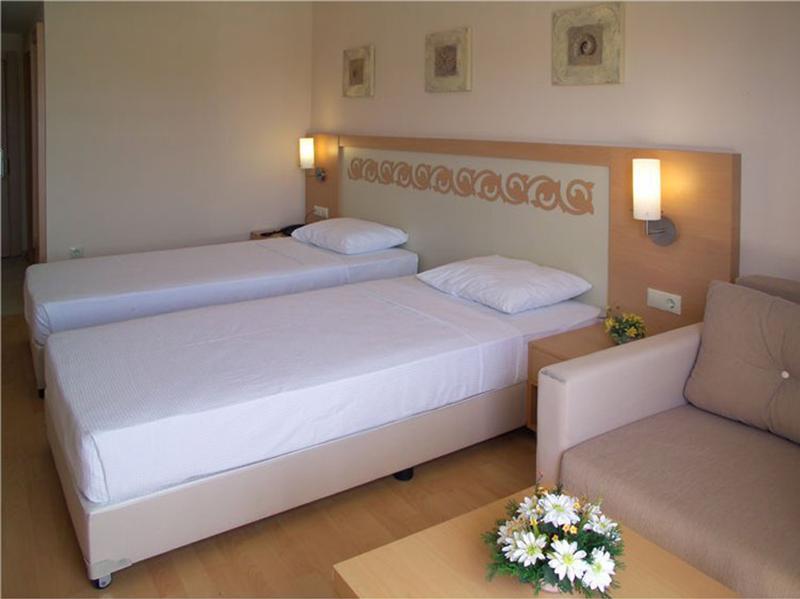 Titan Select Hotel Konakli Bagian luar foto